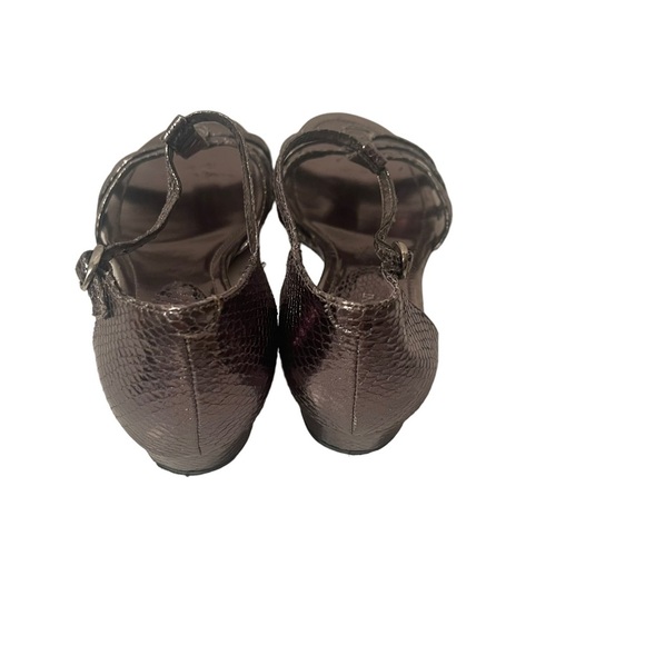 Enzo Angiolini Silver Gray Low Wedge Heel Ganyleri Ankle T-Strap Shoes Size 6.5M - Picture 4 of 6